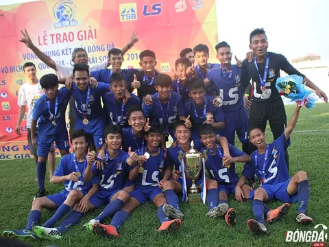 Chùm ảnh: U15 HAGL vỡ òa niềm vui vô địch