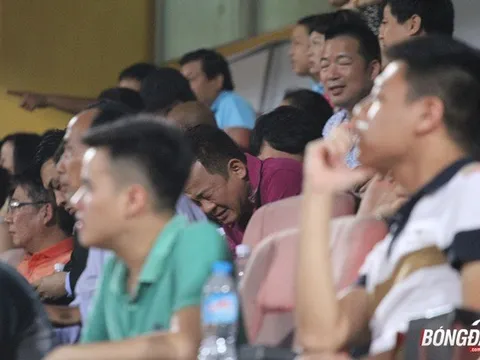 Chùm ảnh: Cảm xúc bầu Hiển ngày Hà Nội T&T vô địch trên sân Hàng Đẫy