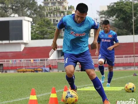 Hữu Thắng nhận tin vui trước giờ ĐT Việt Nam tập huấn Hàn Quốc