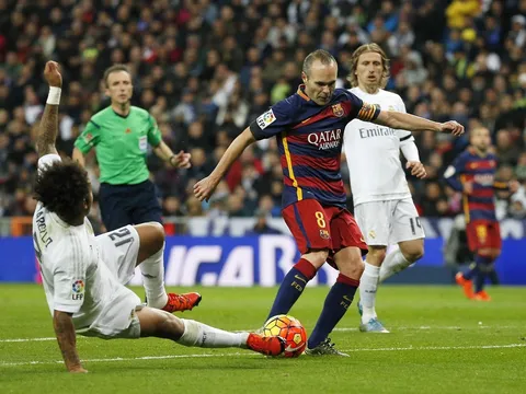 Barca nhọc nhằn đón siêu kinh điển