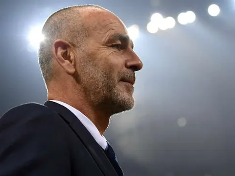 Inter bị loại, HLV Pioli chỉ trích hàng công