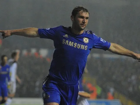 Ivanovic chấn thương, fan Chelsea... mừng như mở hội