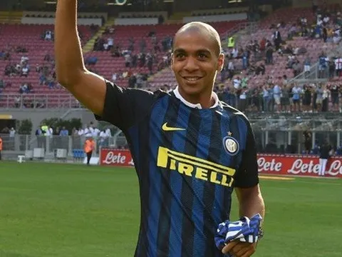 Joao Mario làm được gì trước hàng tiền vệ Juventus?