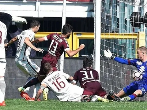 Bay nhảy như chim, Joe Hart vẫn không thể ngăn Totti phá kỷ lục