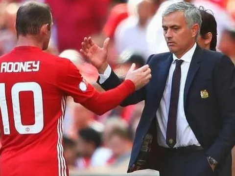 Jose Mourinho bị chê không biết dùng Rooney