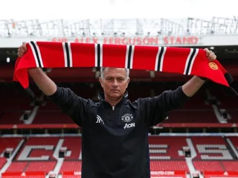 10 điều rút ra sau buổi họp báo đầu tiên của Jose Mourinho ở Man United