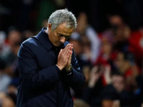 Jose Mourinho: Quá dễ để là fan Man United sau cú ăn 3