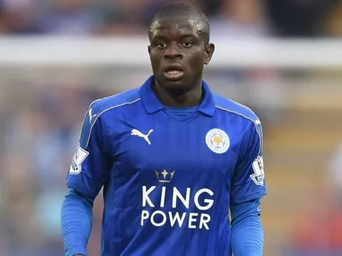 Kante khiến Arsene Wenger đứng ngồi không yên
