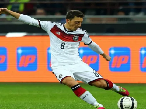 Khả năng kiến tạo đỉnh cao của Mesut Oezil