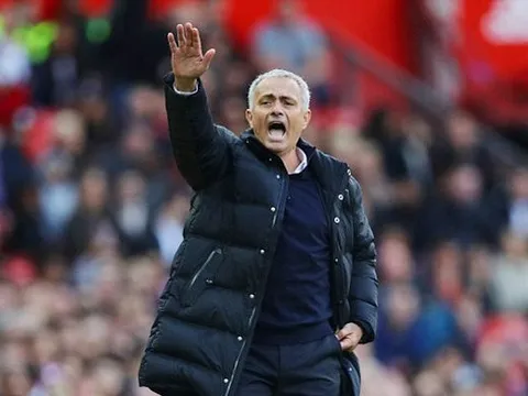 Khi Mourinho nổi điên, cầu thủ MU nên làm gì?