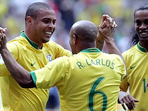 Không có vợ đẹp, Ronaldo toàn “lên giường” với đồng đội