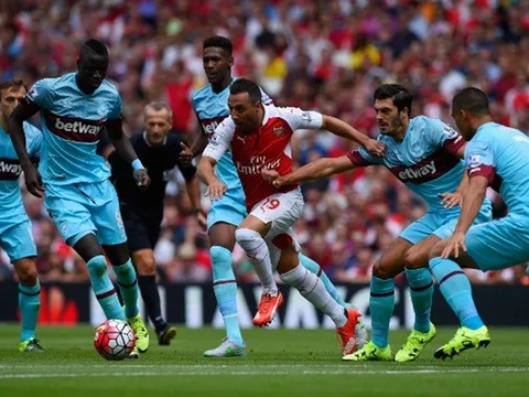 Không phải Oezil, Cazorla mới là cầu thủ quan trọng bậc nhất hàng tiền vệ của Arsenal