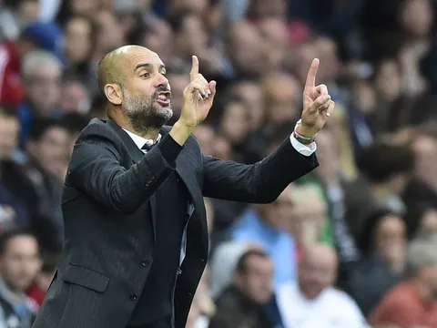 Lại thắng, Pep Guardiola đuổi kịp Ancelotti