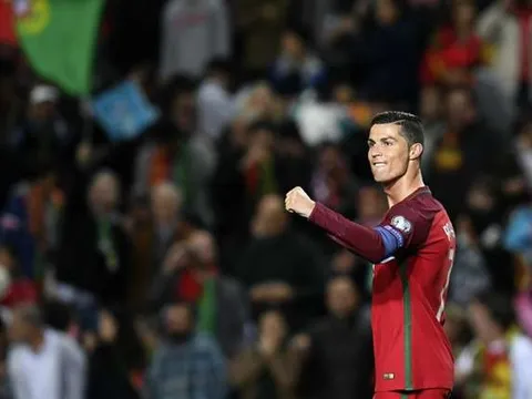 Lập cú đúp, Ronaldo sánh ngang huyền thoại Gerd Mueller