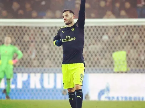 Lập hat-trick, Lucas Perez khiến CĐV Arsenal phát cuồng