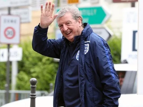 LĐBĐ Anh ra điều kiện để Roy Hodgson giữ ghế