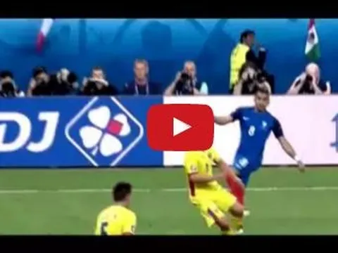 Lí do khiến Martial phải dự bị cho Olivier Giroud