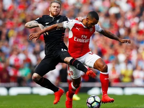 Góc Liverpool: Vẫn hằn nỗi âu lo