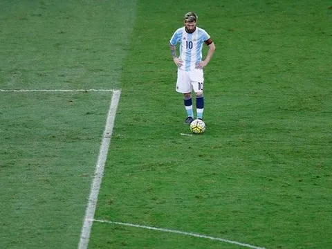 Lionel Messi: Người khổng lồ cô đơn