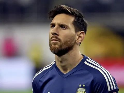 Hàng nghìn người chung tay giữ Messi ở lại đội tuyển