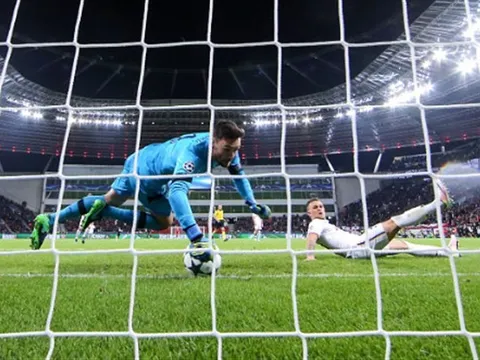 Lloris phản xạ như 'thánh', Tottenham thoát chết trước Leverkusen