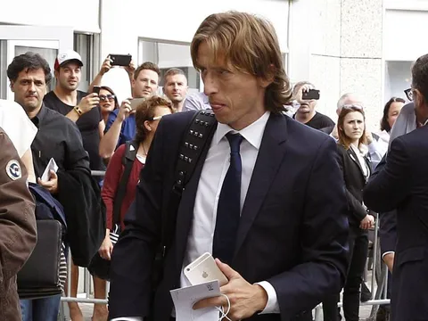 Luka Modric trấn an CĐV Real