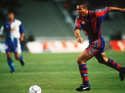 Ly kỳ điệp vụ đưa 'Người ngoài hành tinh' Ronaldo tới Barca