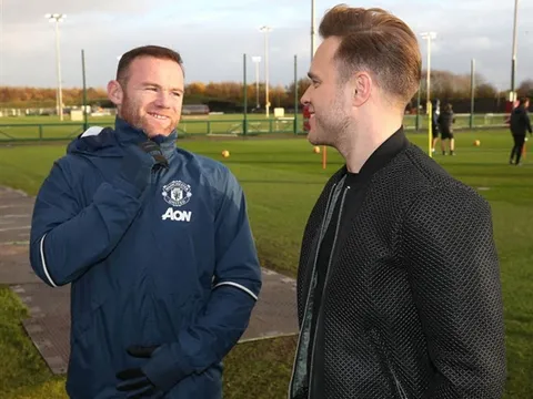 Mặc Scandal, Rooney vẫn vui vẻ tiếp khách quý tại Man Utd