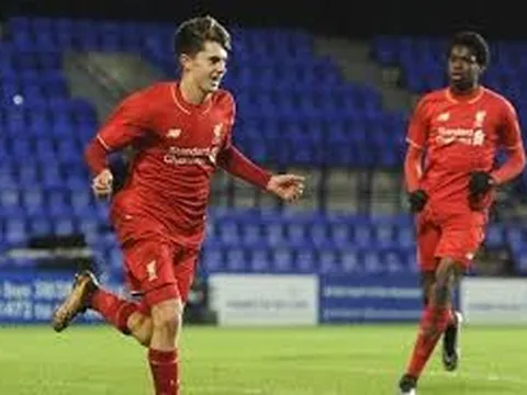 Màn trình diễn của Ben Woodburn trước Leed Utd