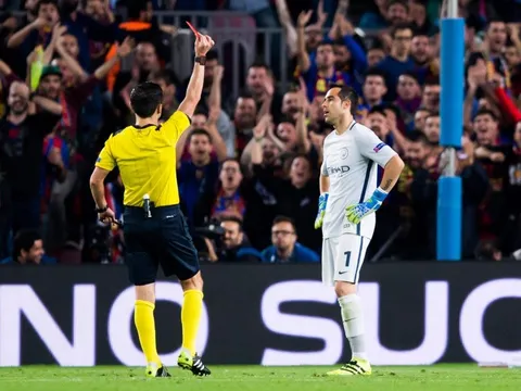 Màn trình diễn của Claudio Bravo trước Barcelona