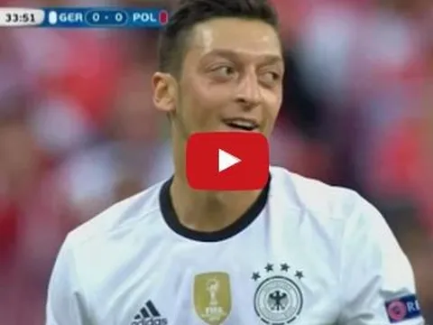 Màn trình diễn của Mesut Oezil vs Ba Lan