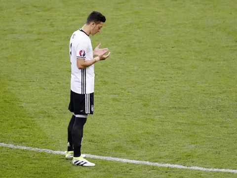 Màn trình diễn của Mesut Oezil vs Bắc IreLand