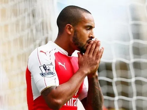 Màn trình diễn của Theo Walcott mùa 2015/16