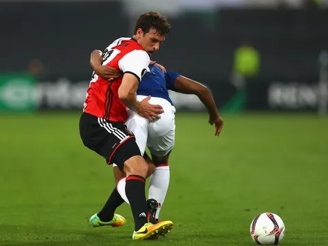 Màn trình diễn nhạt nhòa của Anthony Martial vs Feyenoord