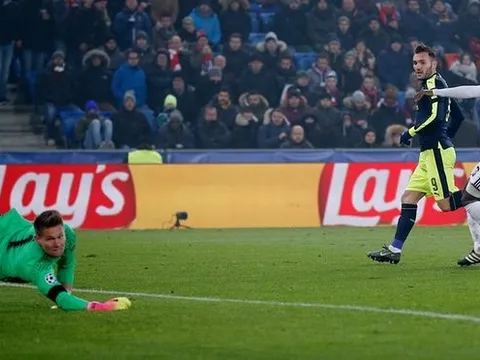 Màn trình diễn tuyệt vời của Lucas Perez vs Basel