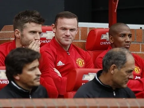 Man Utd đá 45 phút, số phận Rooney an bài