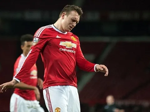 Man Utd nhận tin vui từ hàng thủ