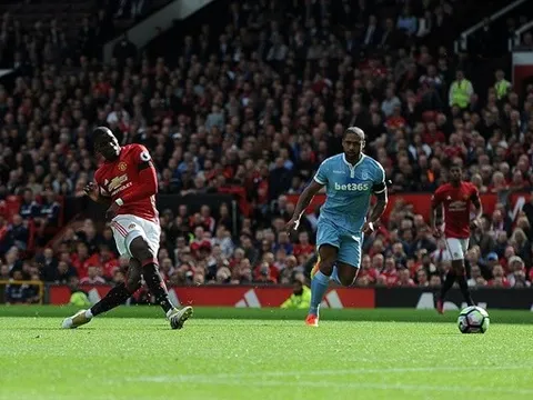 Man Utd sẩy chân, trách ai bây giờ?