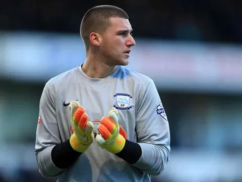 Man Utd "trói chân" sao trẻ trước đại chiến Liverpool