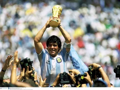 Maradona và Messi: Thánh thần và phàm nhân