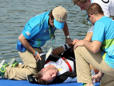 VĐV Olympic bất tỉnh do bất cẩn khi về đích