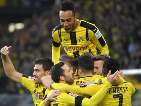 Marco Reus trở lại, Aubameyang sung sướng