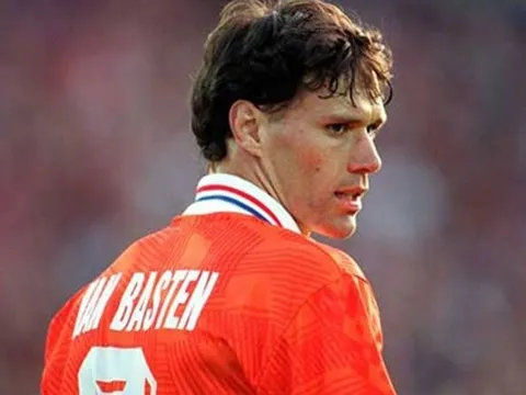 Marco Van Basten - Người Hà Lan bay một thời lẫm liệt