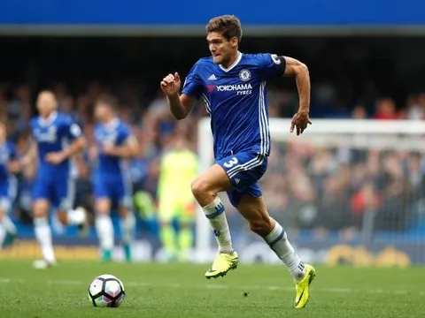 Marcos Alonso gây ấn tượng vs Everton