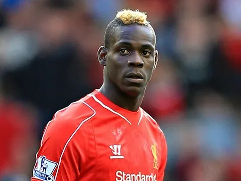 Chuyển động ở Liverpool: Đôi bạn cùng lùi Balo - Sakho