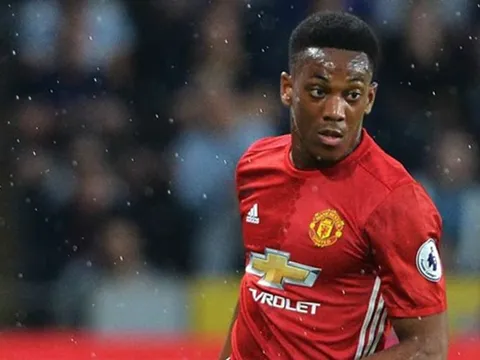 Martial, Mahrez lọt đội hình tệ nhất vòng 3 Premier League