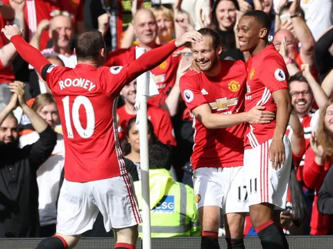 Martial "mở tài khoản", M.U vẫn bị Stoke cầm chân tại Old Trafford