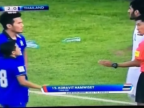 Mất người vì đánh nguội, Thái Lan dẫn đầu World Cup về "thẻ đỏ"