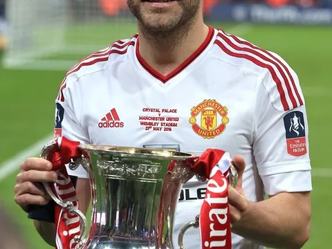 Juan Mata đã sẵn sàng rời Man Utd, nhưng vẫn ở Premier League