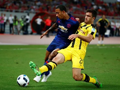 Memphis Depay chơi cực tệ vs Dortmund